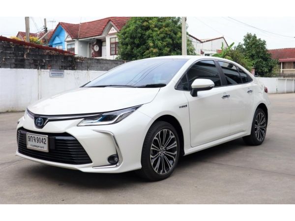 Altis ไฮบริด ปี19 รถทดลองขับจากโตโยต้ามอเตอร์  ฟรีดาวน์ ดอกเบี้ยเริ่มต้น 2.59% ผ่อนเดือนละ 14,xxx.- ออกรถ 10,800 บาทเท่านั้น