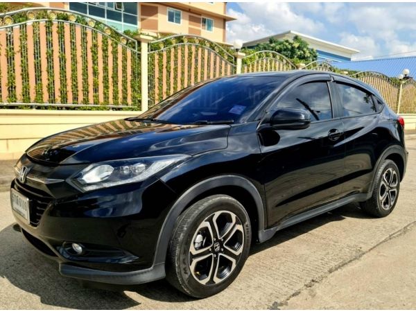 HONDA HR-V 1.8 E ปี2016 จดปี2017 รถสวยมาก มือเดียว ออกศูนย์ ไม่เคยโดน เดิมทั้งคัน สภาพยิ่งกว่านางฟ้า