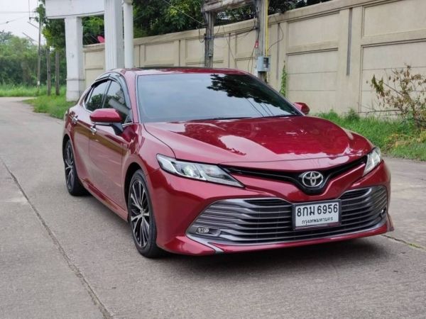 โตโยต้า แคมรี่ 2.5 G sunroof Auto รุ่น Top สีแดงสีนำโชค MY 2018 จด 2019