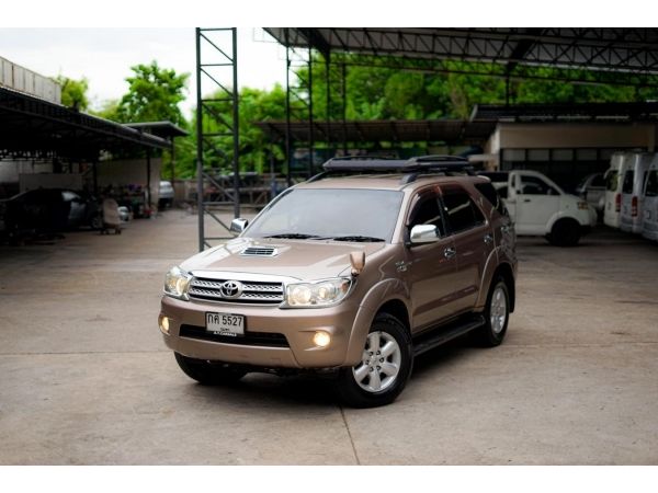 Toyoya  Fortuner 3.0 v  4x4