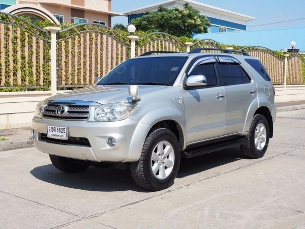 TOYOTA FORTUNER 2.7 V 2WD (MNC) ปี 2011