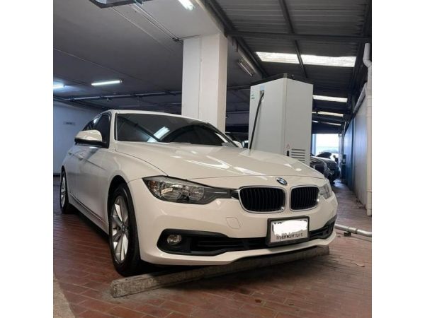 BMW 318I  รถบ้าน มือเดียว ใช้น้อยวิ่งในเมือง