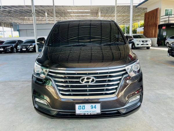 Hyundai H-1  2.5  ELite  ปี 18จด19