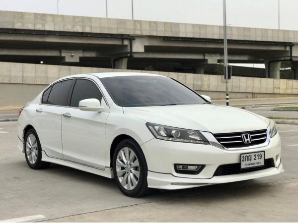 HONDA ACCORD 2.0 EL NAVI  ปี2014 รถสวย ฟรีดาวน์ ผ่อนยาวๆไป