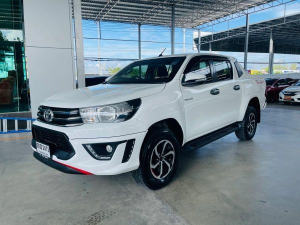 TOYOTA REVO 2.4TRD 2WD Cab4  Auto ปี 2017 สีขาว