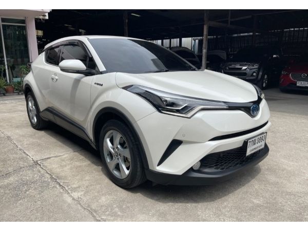 รถมือเดียว สภาพป้ายแดง ไมล์น้อย TOYOTA C-HR 1.8 HV Hi hybrid ปี2018