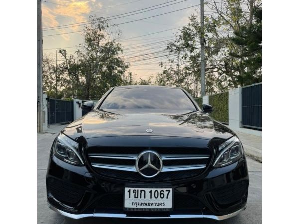 ตัว TOP สุด Mercedes-Benz C350e AMG Dynamic สีดำ เบาะแดง รูปที่ 0