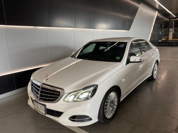 ขายด่วน Benz E300 Hybrid Bluetec สภาพดี สวย ไม่มีชน รถศูนย์ฯ รูปที่ 0