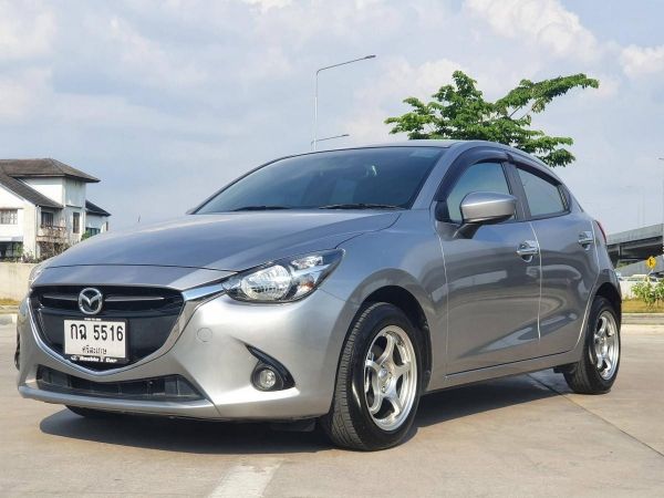 Mazda 2  1.3 High Sport 5 ประตู ปี 2016 สีเทาดำ