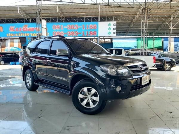 toyota fortuner 2.7 v เบนซินมือเดียวป้ายแดงไม่เคยติดแก๊สรถสวยจัดประวัติ 0