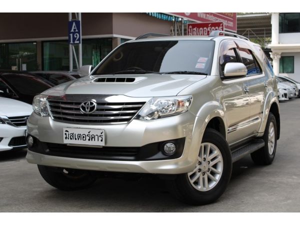 2012 TOYOTA FORTUNER 3.0 V  VNTURBO *ดบ.เริ่ม 2.79% ฟรีดาวน์ แถมประกันภัย