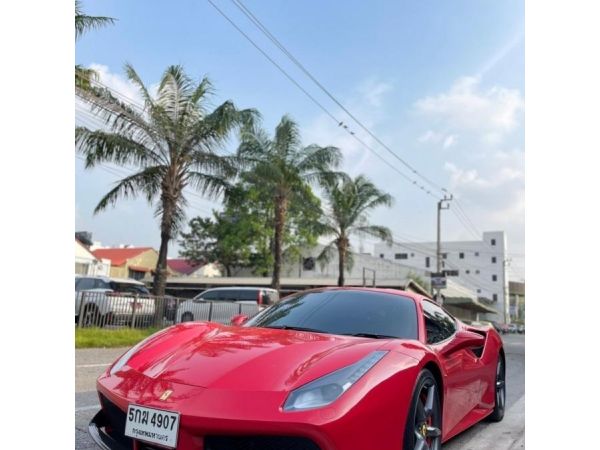 Ferrari 488 GTB ปี 2016