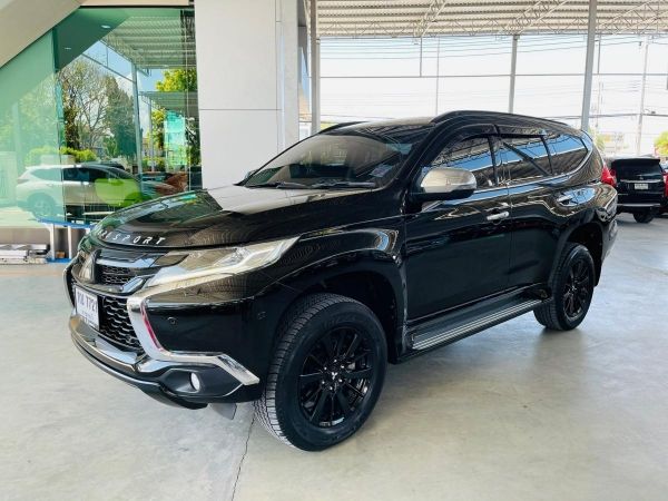 MITSUBISHI PAJERO SPORT 2.4 GT Premium Elite 2WD AUTO รถปี 18 จด 19