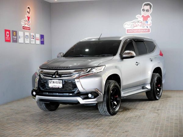 MITSUBISHI PAJERO SPORT 2.4GT 2WD เกียร์AT ปี17