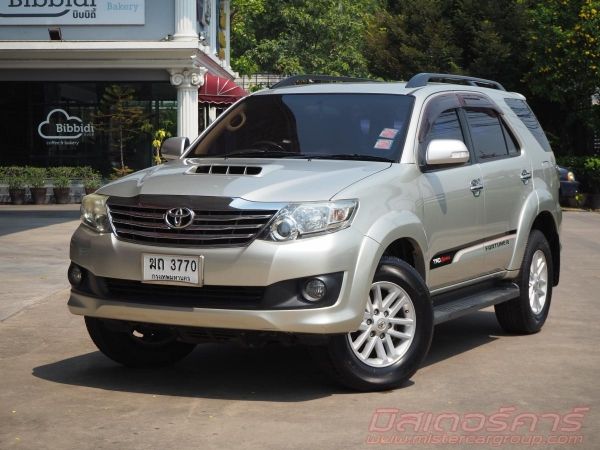 2012 TOYOTA FORTUNER 3.0 V VNTURBO *ดบ.เริ่ม 2.79% ฟรีดาวน์ แถมประกันภัย