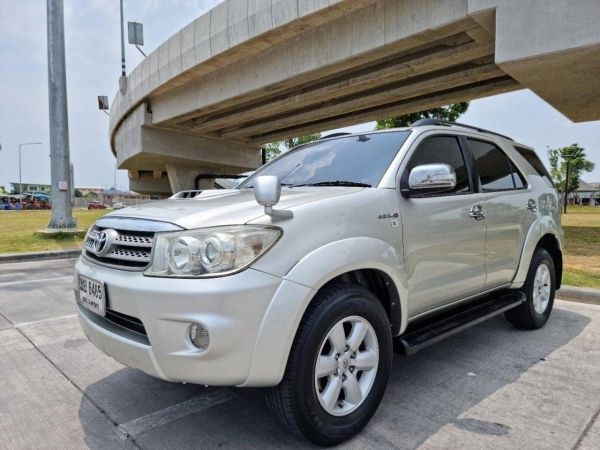 Toyota fortuner 3.0 V 2WD Auto Year 2009 รูปที่ 0