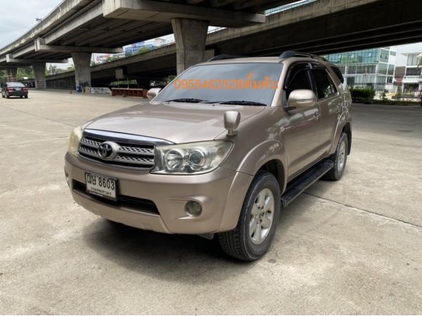 2009 TOYOYA FORTUNER 2.7 V สีน้ำตาล รถสวย ไม่มีชน เครื่องเบนซิน