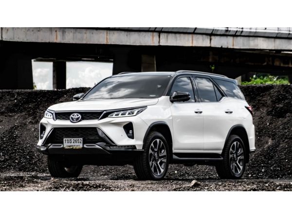 Toyota Fortuner 2.4 Legender 4WD ปี 2020 สีขาว