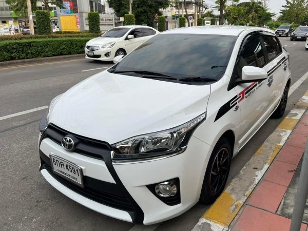 TOYOTA YARIS 1.2J ปี 17 รถสวย ไม่เคยชน ไม่เคยติดแก็ส สติกเกอร์ติดจาศูนย์ รูปที่ 0