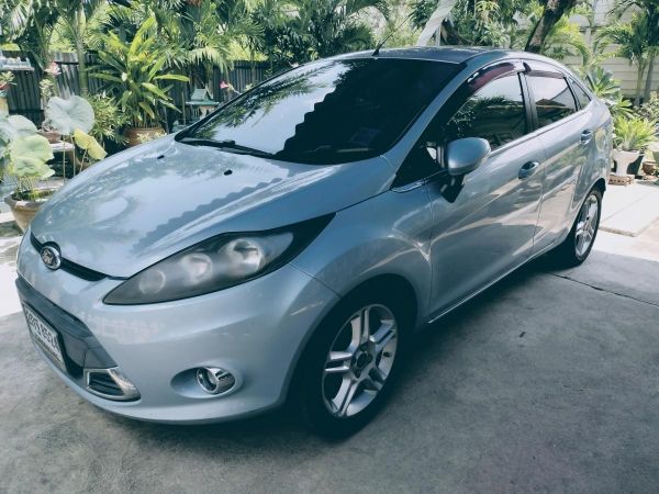 Ford Fiesta ปี 2013 เบาะหนัง 130,000