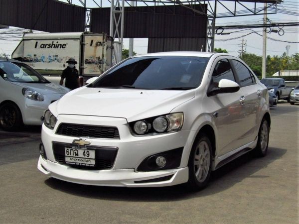 บอดี่สวยไม่มีชน ประหยัดมาก ราคาดีดี 2013 Chevrolet Sonic 1.4 LT Sedan MT สีขาว เกียร์ธรรมดา