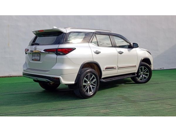 toyota Fortuner รูปที่ 0