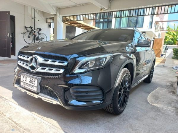 BENZ GLA250 DYNAMIC AMG ปี 2019 สีดำ (Full Option) เจ้าของขายเอง