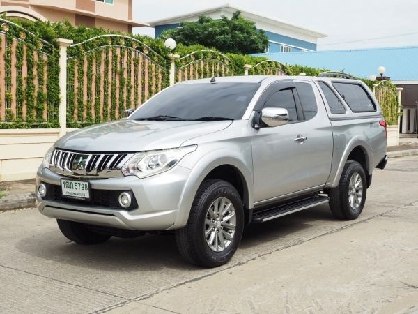 MITSUBISHI TRITON ALL NEW MEGA CAB 2.4 GLS Plus (Navi) ปี 2015 เกียร์MANUAL 6 SPEED สภาพนางฟ้า