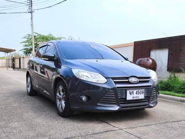 Ford Focus 1.6 Trend 4dr สีเทา ปี2012 รูปที่ 0