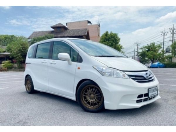 2013 HONDA FREED 1.5 SE A/T