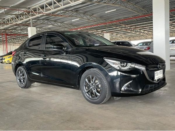 รถเก๋ง Mazda 2 1.3 Skyactiv High Connect ปี 18 AT (รถมือสอง ราคาดี เจ้าของขายเอง รถสวย สภาพดี ไมล์แท้)