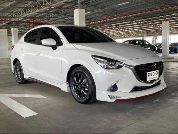 Mazda 2 1.3 Skyactiv High Connect ปี 19 AT (รถมือสอง ราคาดี เจ้าของขายเอง รถสวย สภาพดี ไมล์แท้)