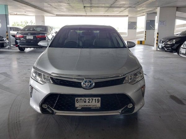 Toyota Camry 2.5 Hybrid Navigator ปี 17 AT (รถมือสอง ราคาดี เจ้าของขายเอง รถสวย สภาพดี ไมล์แท้) รูปที่ 0