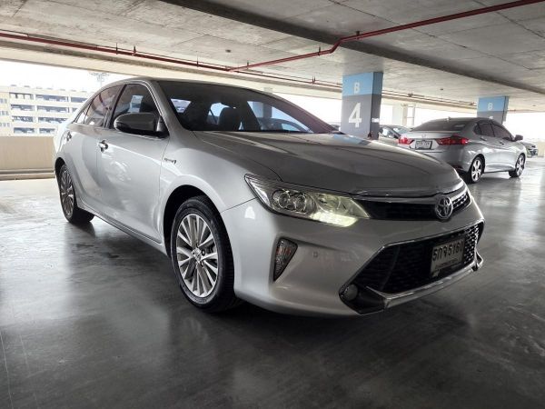 Toyota Camry 2.5 Hybrid Navigator ปี 16 AT (รถมือสอง ราคาดี เจ้าของขายเอง รถสวย สภาพดี ไมล์แท้)