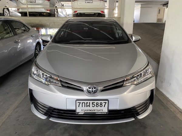 Toyota Corolla Altis 1.8 E ปี 18 AT (รถมือสอง ราคาดี เจ้าของขายเอง รถสวย สภาพดี ไมล์แท้)