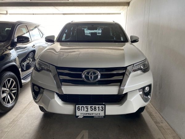 Toyota Fortuner 2.4 V ปี 17 AT (รถมือสอง ราคาดี เจ้าของขายเอง รถสวย สภาพดี ไมล์แท้)