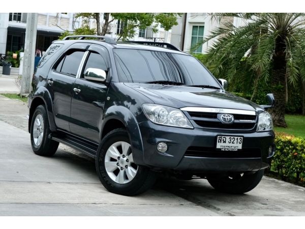 Toyota Fortuner 2.7v ออโต้ 4wd ปี 2005 เบนซิล สีเทา