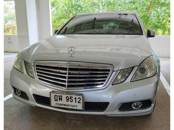 BENZ E200 CGI เบนซิน 2010 ราคา 670,000 บาท (เปลี่ยนสัญญาได้)  กล่อง ECU เพิ่งเปลี่ยนจากศูนย์เบนซฺ์ เลขไมล์ 170,977 พิกัดดูรถย่าน สะพานพระราม 7 รูปที่ 0