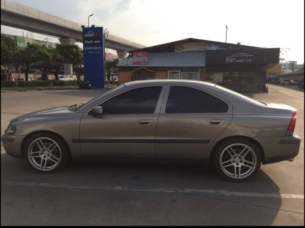 ขาย volvo s60 2.3T ปี2005 ซันรูฟ ตัวท็อป