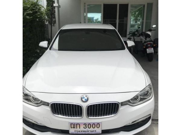 BMW 220D ปี 2519 สีขาว ไมล์ 64300 กม. รถบ้าน