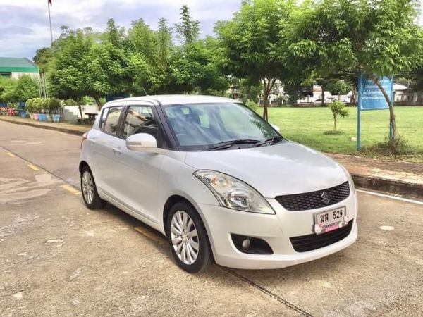 SUZUKI SWIFT 1.2 รุ่นท็อป  A/T ปี 2012