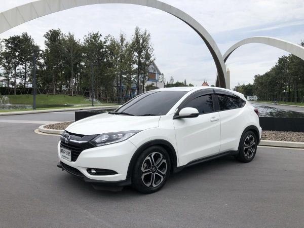 ขายรถบ้าน Honda HRV 1.8 E สีขาว  ปี 2015