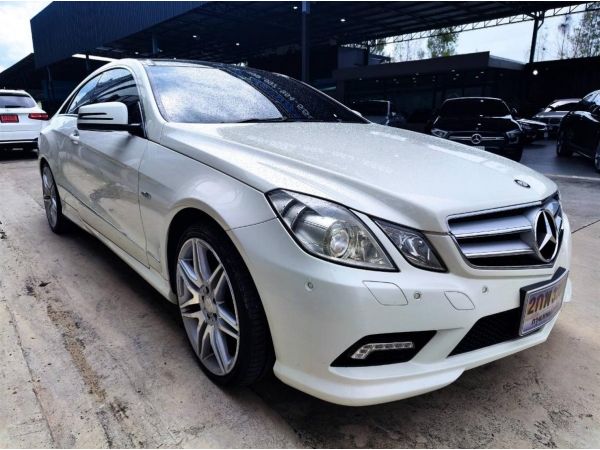 2012 BENZ E250 COUPE สีขาว เกียร์ออโต้