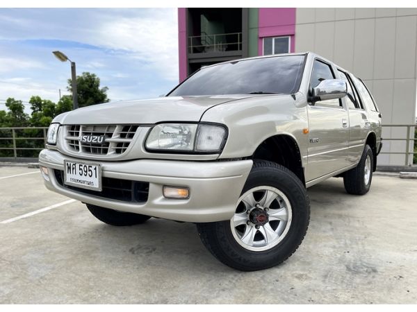 Isuzu Vega ปี99 ท็อปสุด 4WD ออโต้ รถหายาก พิมนิยม Suvหรู ราคาตู้เย็น