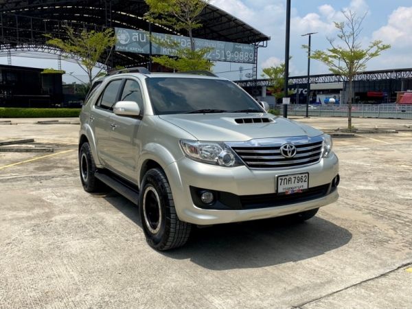 Toyota Fortuner 2.5 V 2WD A/T ปี 2014 รูปที่ 0