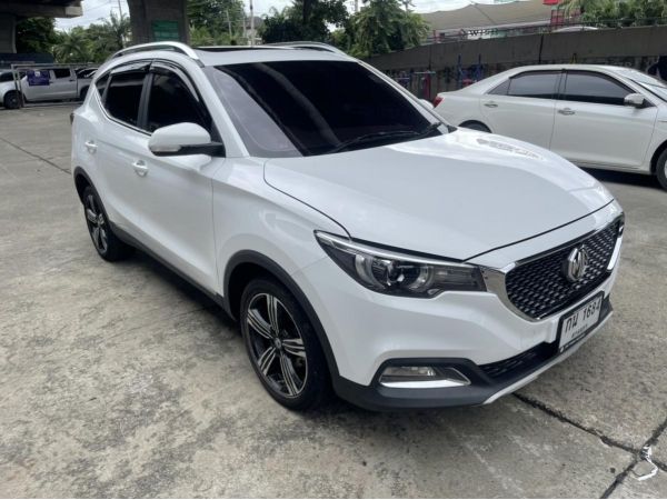 MG ZS 1.5X SUNROOF สีขาว