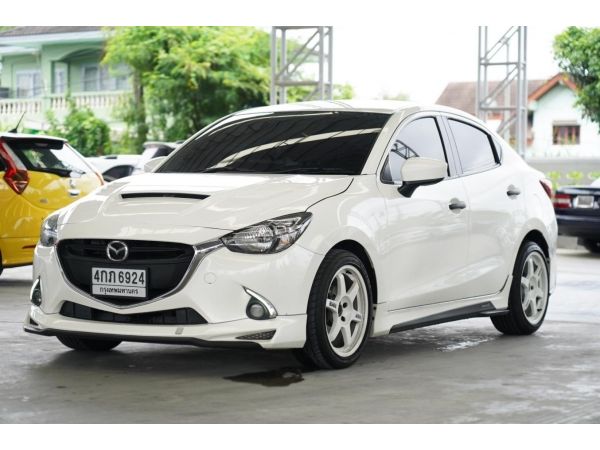 2015 MAZDA 2  1.3 standard  A/T สีขาว รูปที่ 0