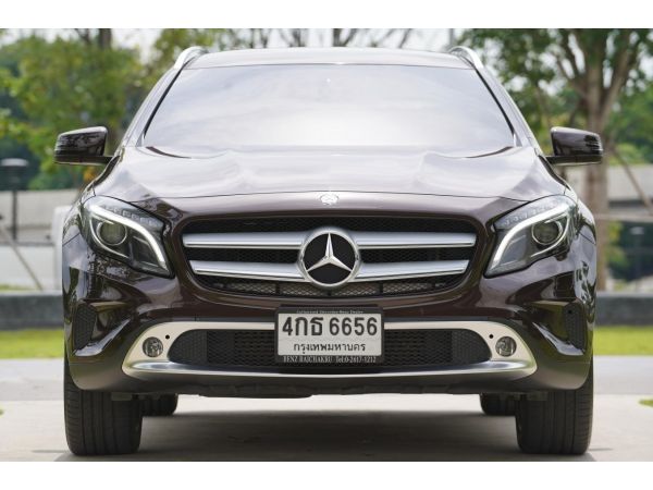 2015 BENZ GLA 200  A/T สีน้ำตาล