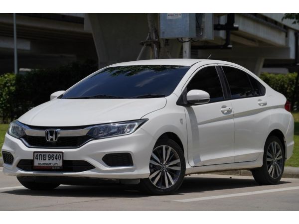 2014จด15 HONDA City 1.5 v สีขาว