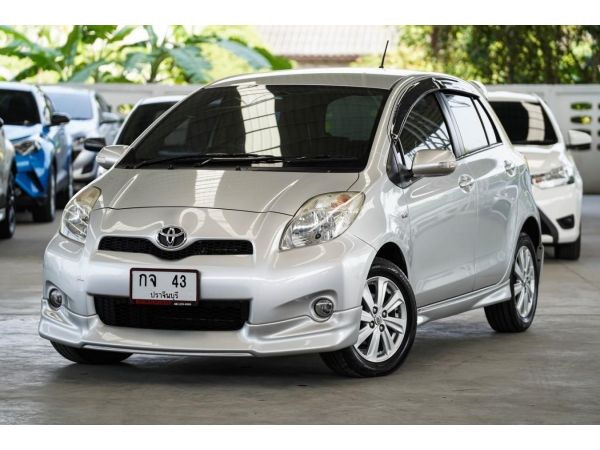 2012 toyota yaris 1.5 E สีเทา รูปที่ 0